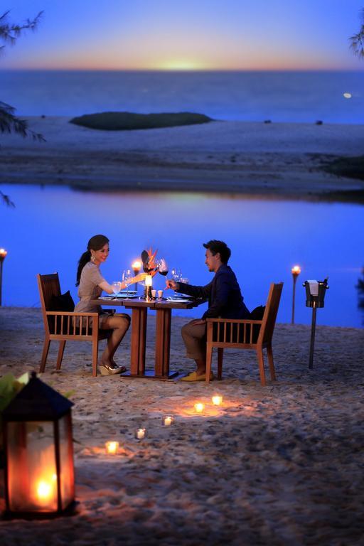 Wanakarn Beach Resort & Spa Пхангнга Ресторан фото